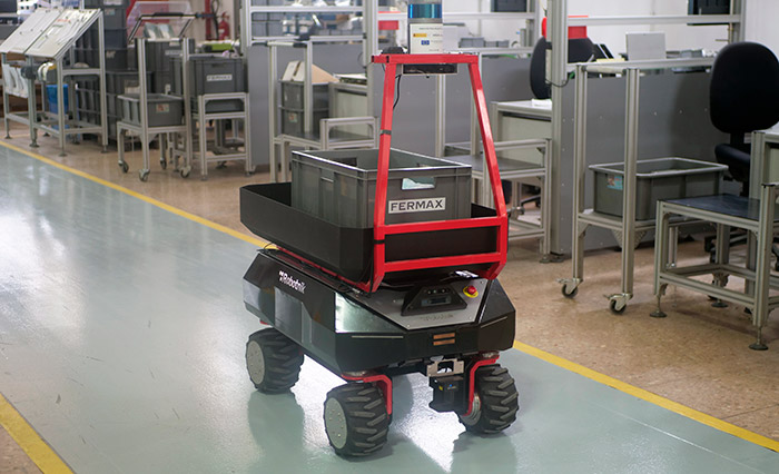 Latest mobile industrial robots: Trends and Uses